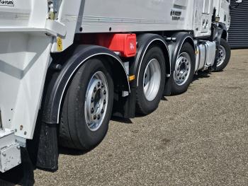 CF 410 8X2/6 FAUN / BEKKER LAGRAM 16m3 / WAS INSTALLATIE